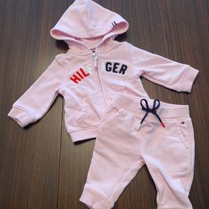 Tommy Hilfiger Sweat Suit set